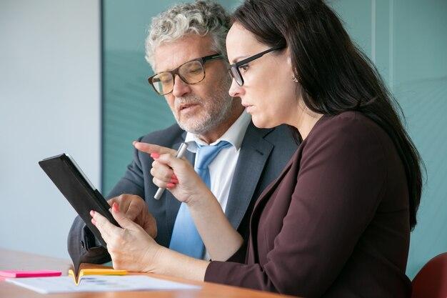 how to choose a financial advisor